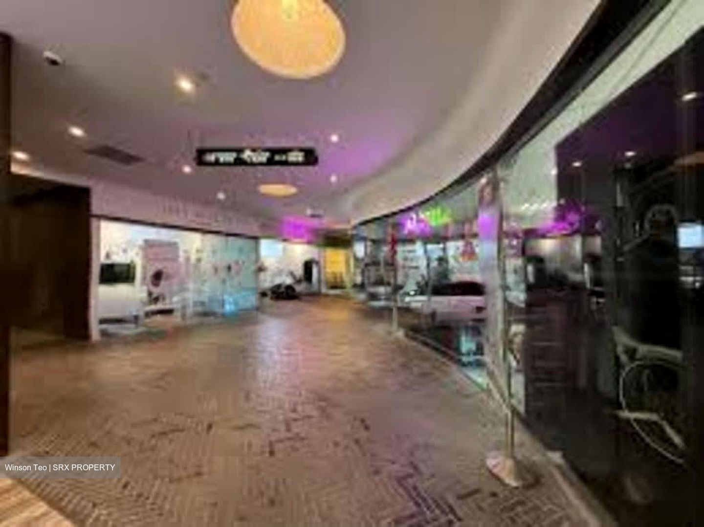 Breadtalk (D19), Shop House #557752701